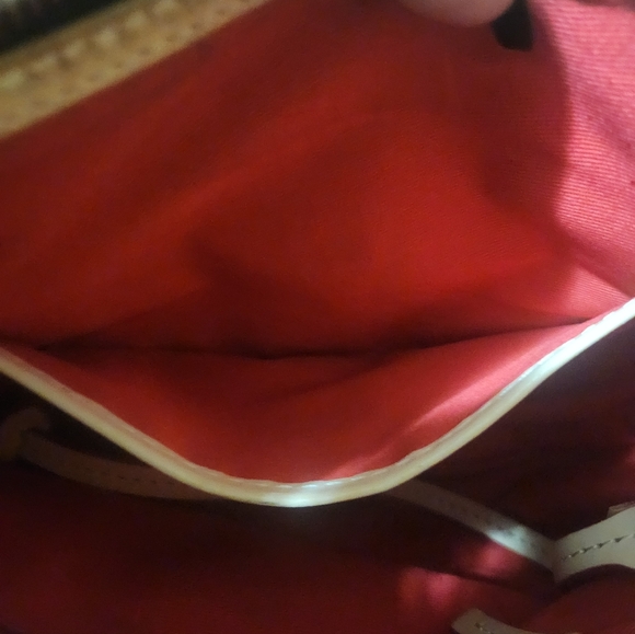 Dooney & Bourke Patent Leather Crossbody Bag EUC - Picture 8 of 16